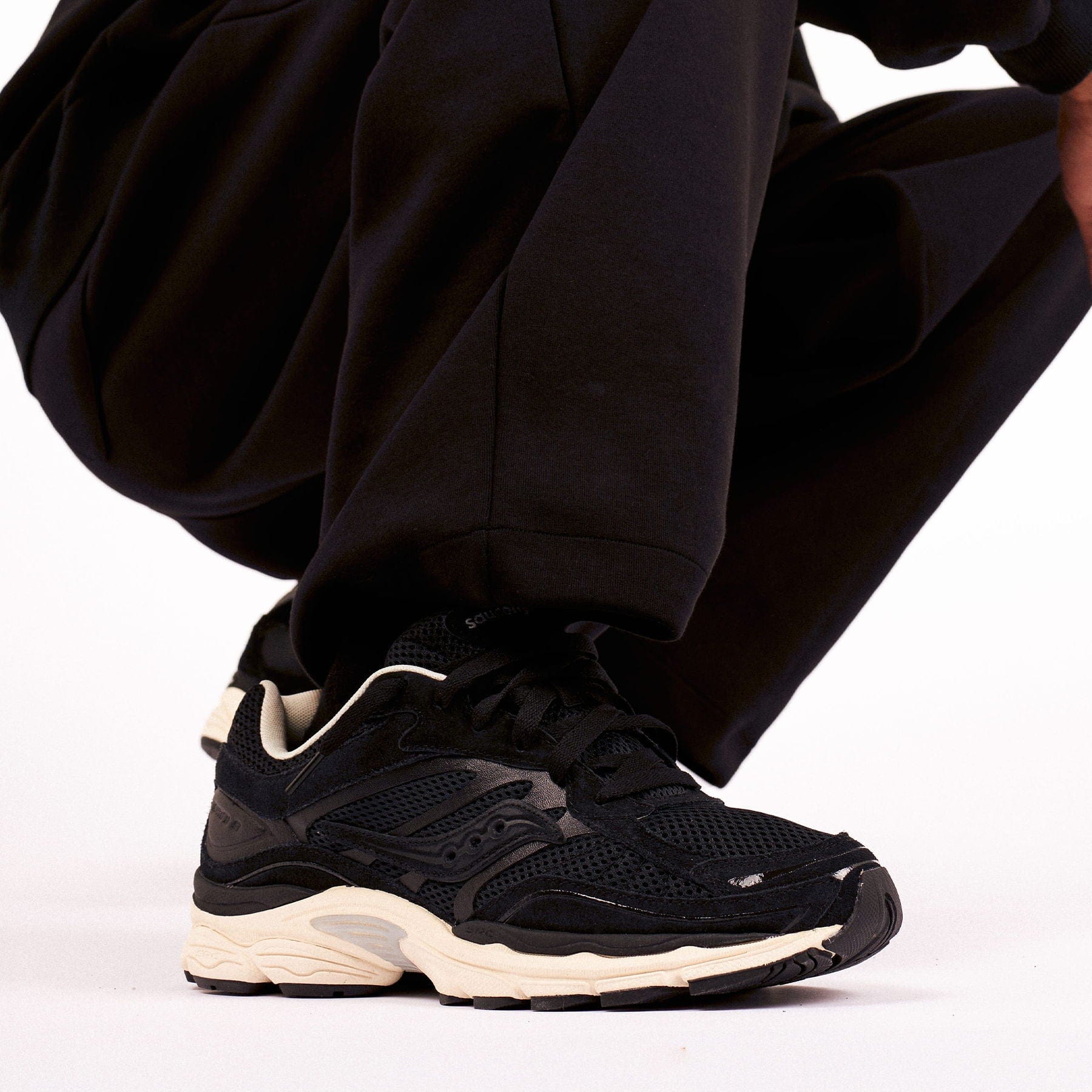 Saucony ProGrid Omni 9 Premium 'Black Cream'