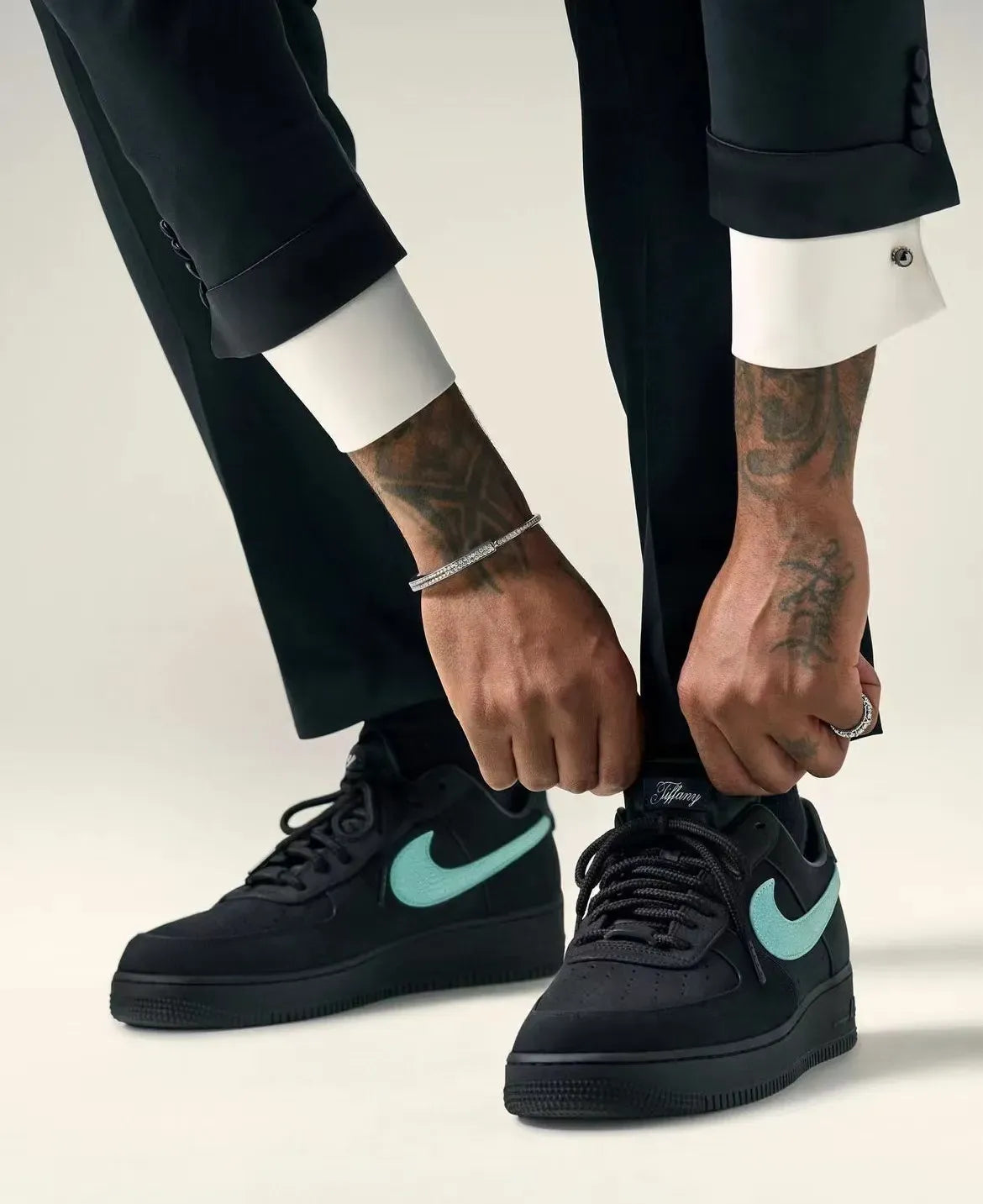 Limited to 30 Pairs! Ends When Sold Out!【Nike (Nike) | Official Site】★Worldwide Shipping Included★ The Collaboration That Shook the World★ Ultra Popular Items Featured in Magazines, TV, and Movies